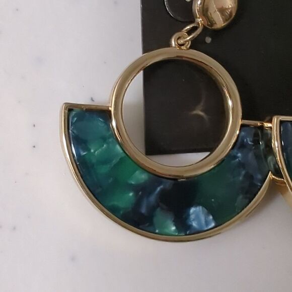 NWT Gold/green earrings    - Picture 3 of 3